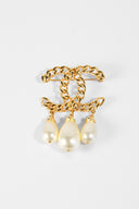 Chanel • CC Chain & Pearl Brooch