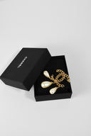 Chanel • CC Chain & Pearl Brooch